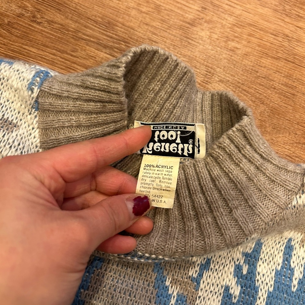 Vintage Leaf Patterned Sweater - image 5